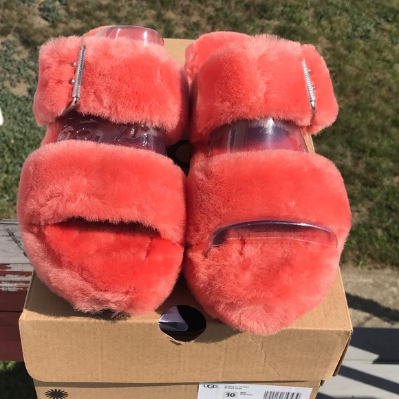 UGG Fuzz Yeah Slippers - Picture 4 of 6